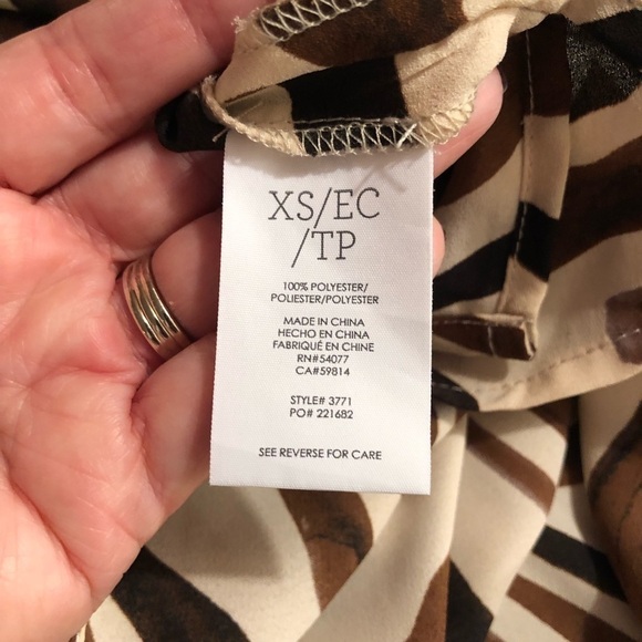 Cabi Zebra Top Brown/Vanilla Size XS EUC - Picture 5 of 6